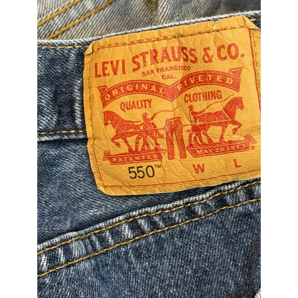 Levi’s Men’s Blue Denim Jeans Relaxed Fit Straight Mid Rise Medium Wash 5-Pocket